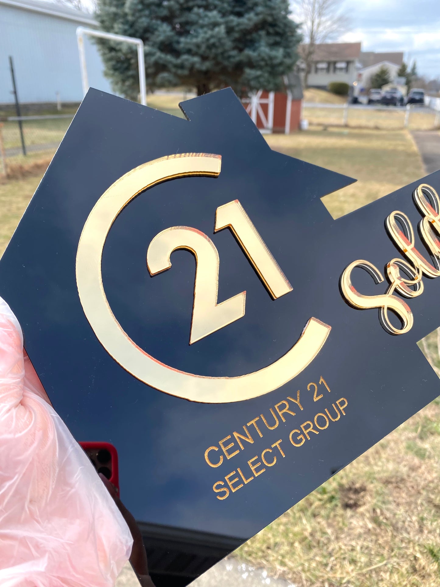 Realtor Key, Closing sign