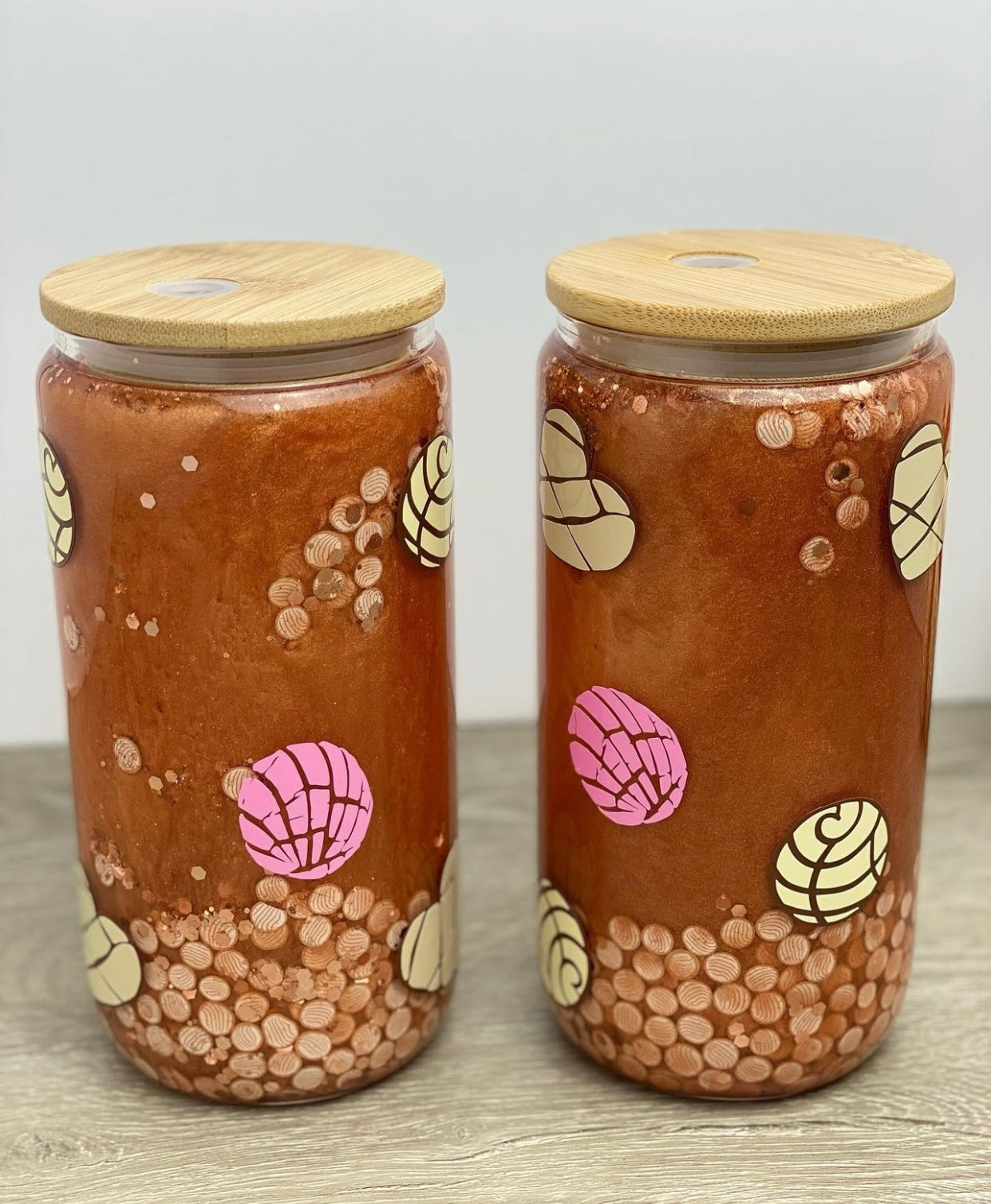 Conchitas Snowglobe Lata