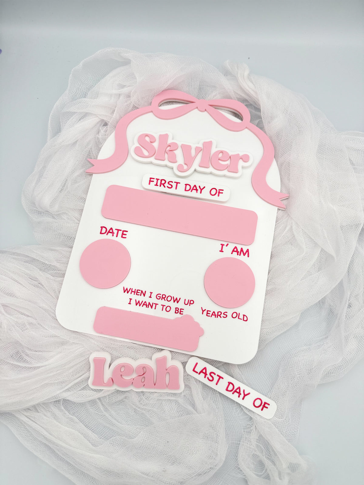 Pink bow back to school sign